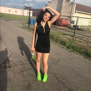 Green and black zip dress very cute